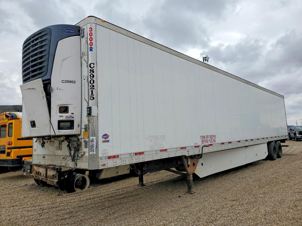 2015 UTILITY Utility tr VIN 1UYVS2538FM148902 photo 2