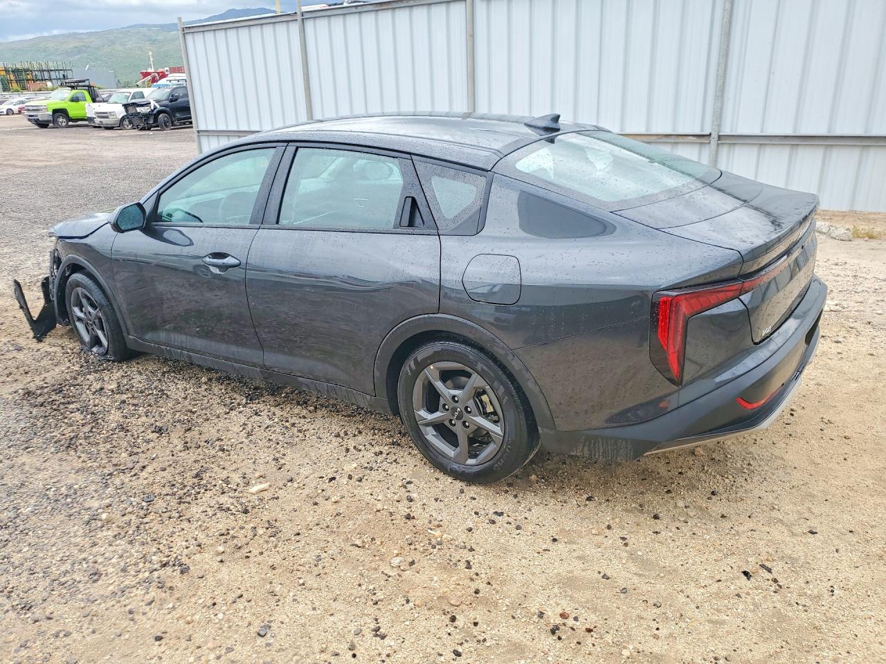 2025 Kia All other VIN 3KPFT4DE5SE132647 photo 2