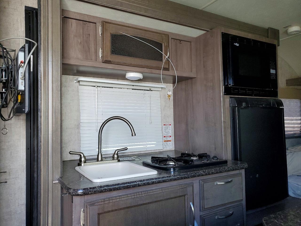 2017 WINNEBAGO M-170s VIN 54CTW1H29H3032009 photo 5