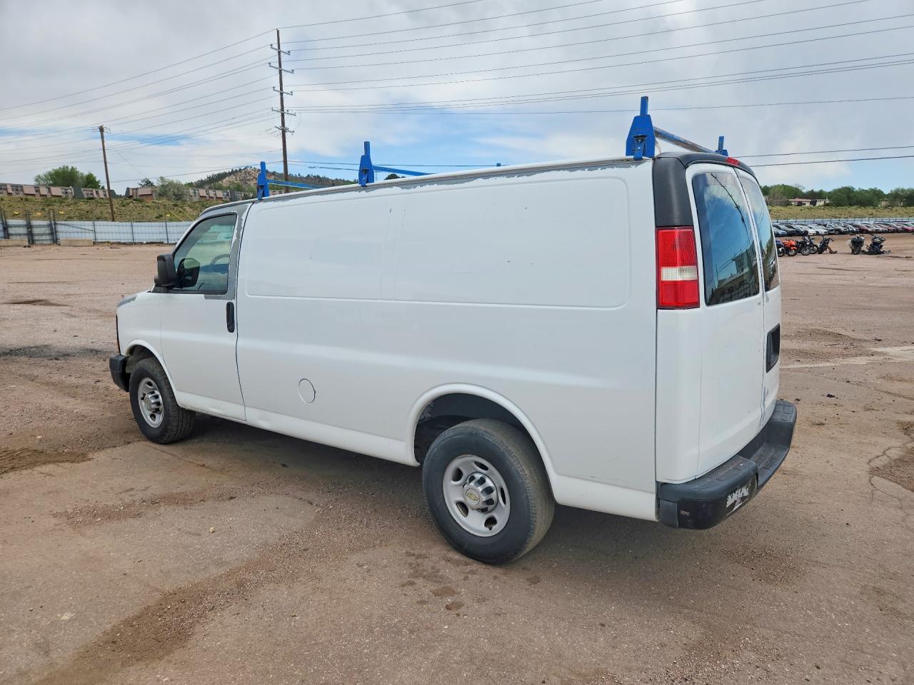 2011 CHEV Express VIN 1GCWGFCGXB1182322 photo 2