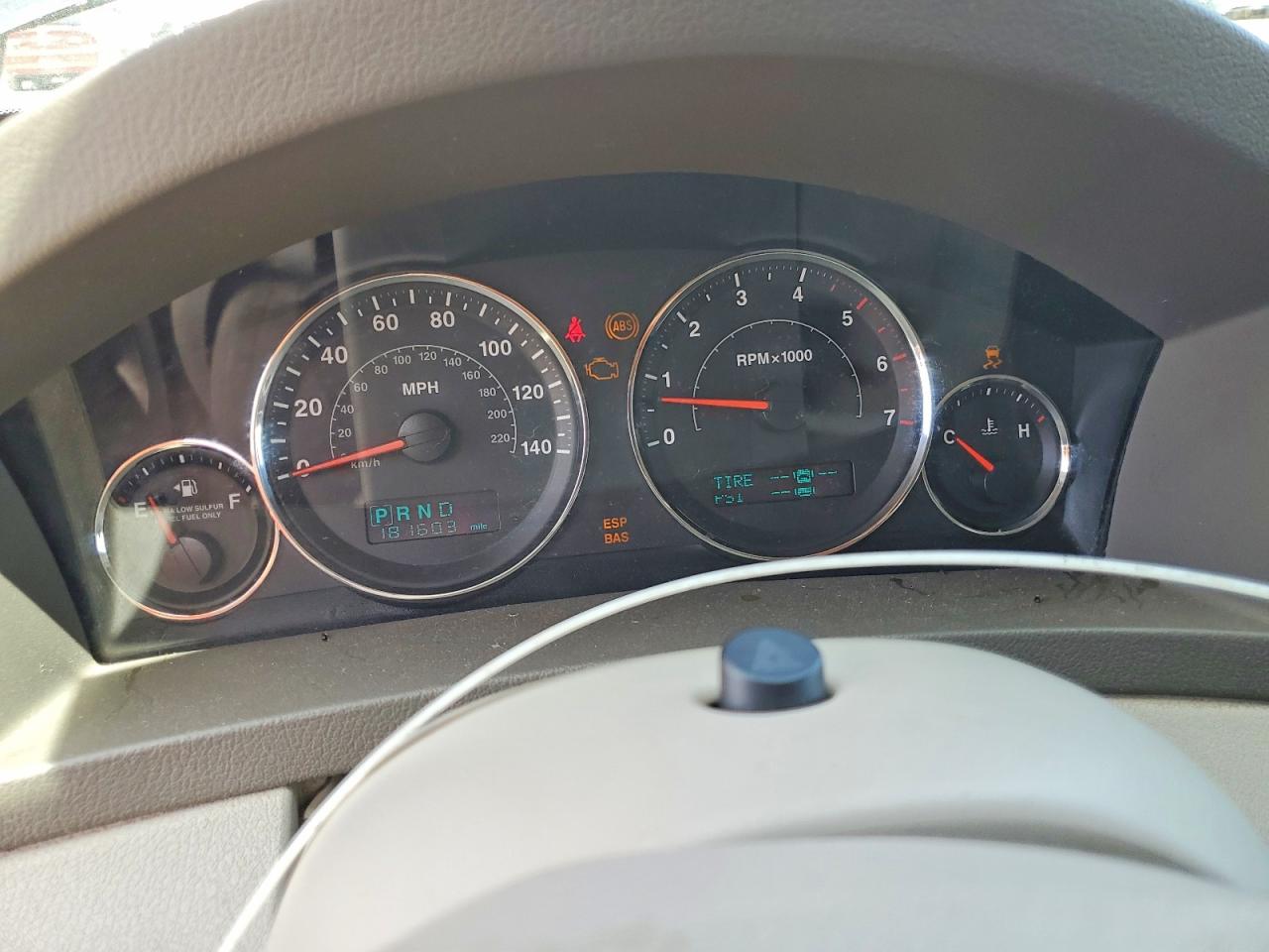 2007 Jeep Cherokee VIN 1J8HR68M17C688076 photo 9