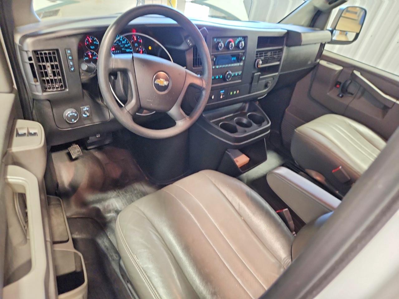 2020 CHEV Express VIN 1GCWGAFG5L1162057 photo 8