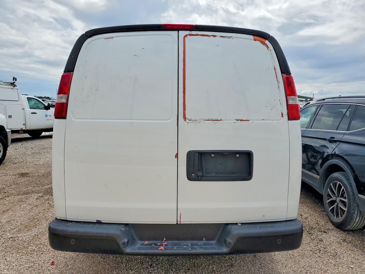 2021 CHEV Express VIN 1GCWGAFP7M1258404 photo 6
