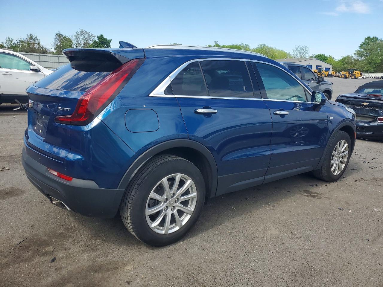 2019 Cadillac Xt4 VIN 1GYAZAR46KF118053 photo 3