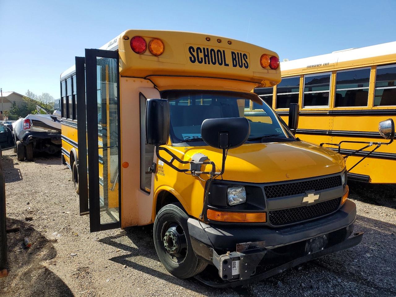 2013 Collins Express VIN 1GB6G5BL5D1170661 photo 1