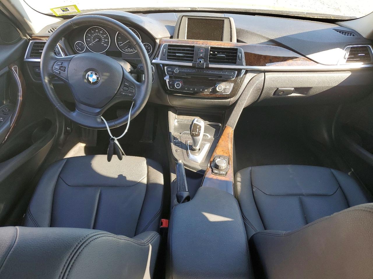 2017 BMW 3 series VIN WBA8E5G57HNU22670 photo 8