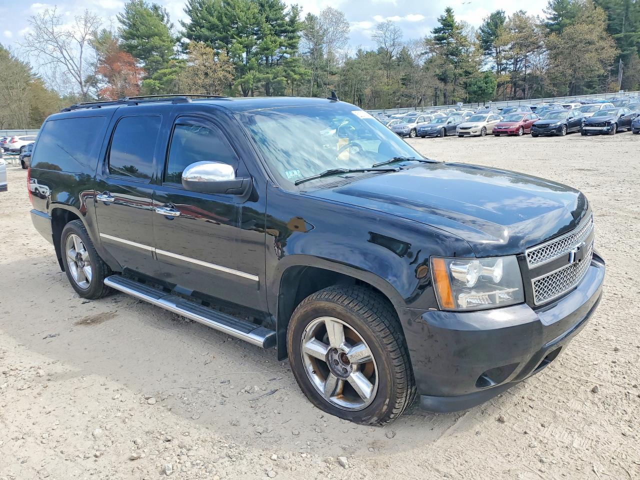2013 Chevrolet Suburban VIN 1GNSKKE75DR252839 photo 4