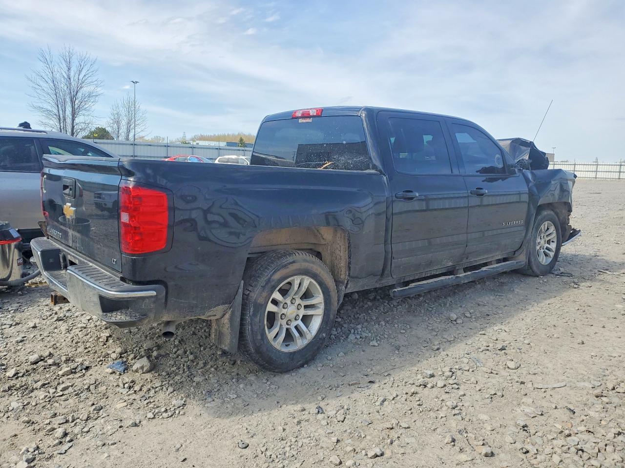 2015 Chevrolet All models VIN 3GCUKREC1FG311315 photo 3