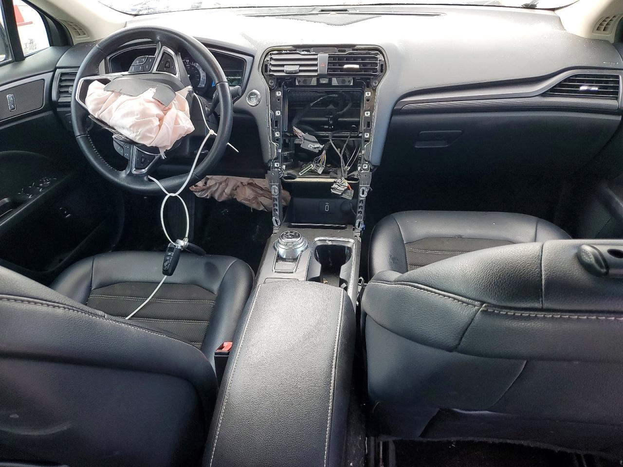 2018 Ford Fusion VIN 3FA6P0LU5JR231536 photo 8