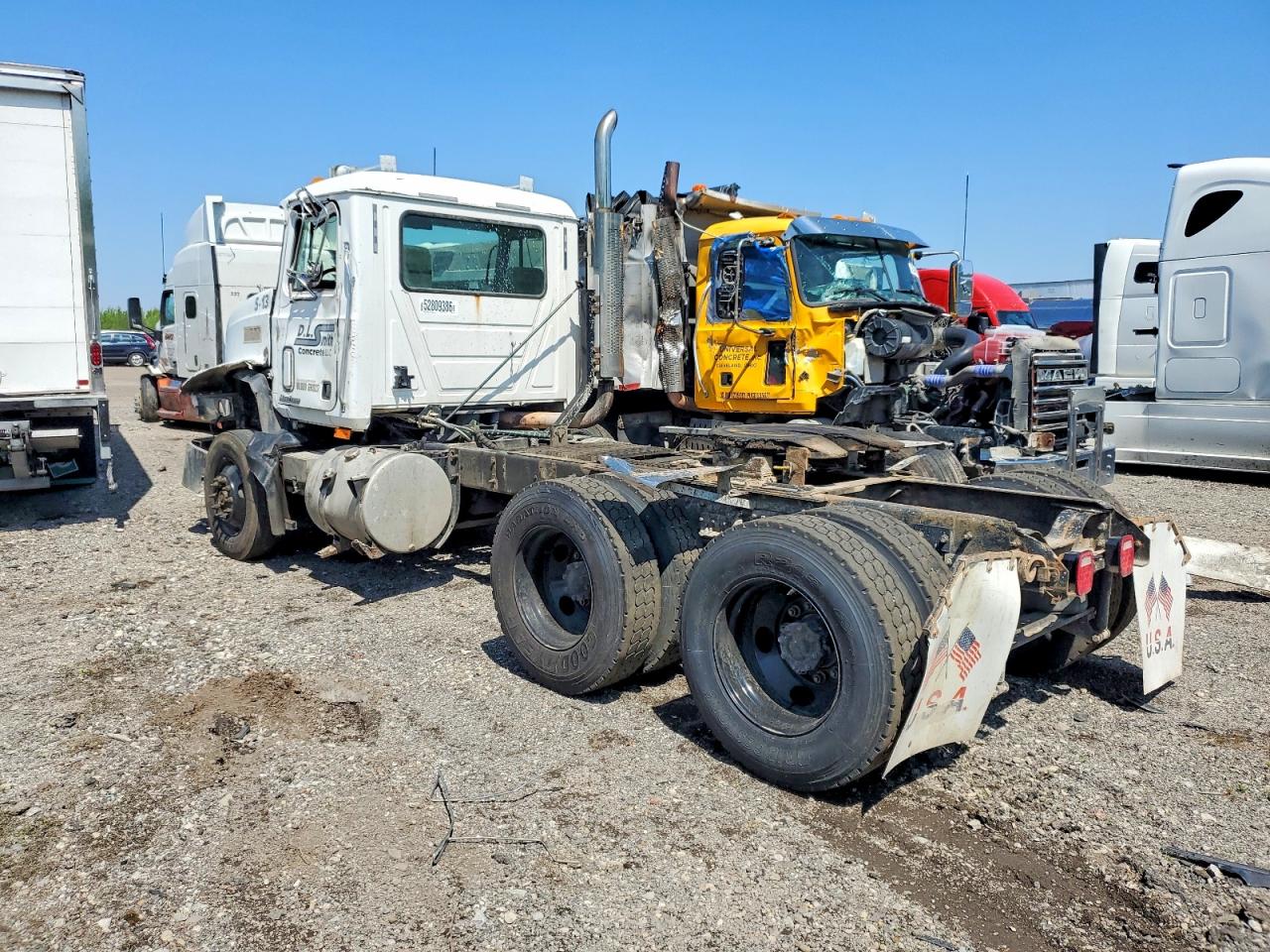 1999 MACK All other VIN 1M1AA13Y5XW112342 photo 3