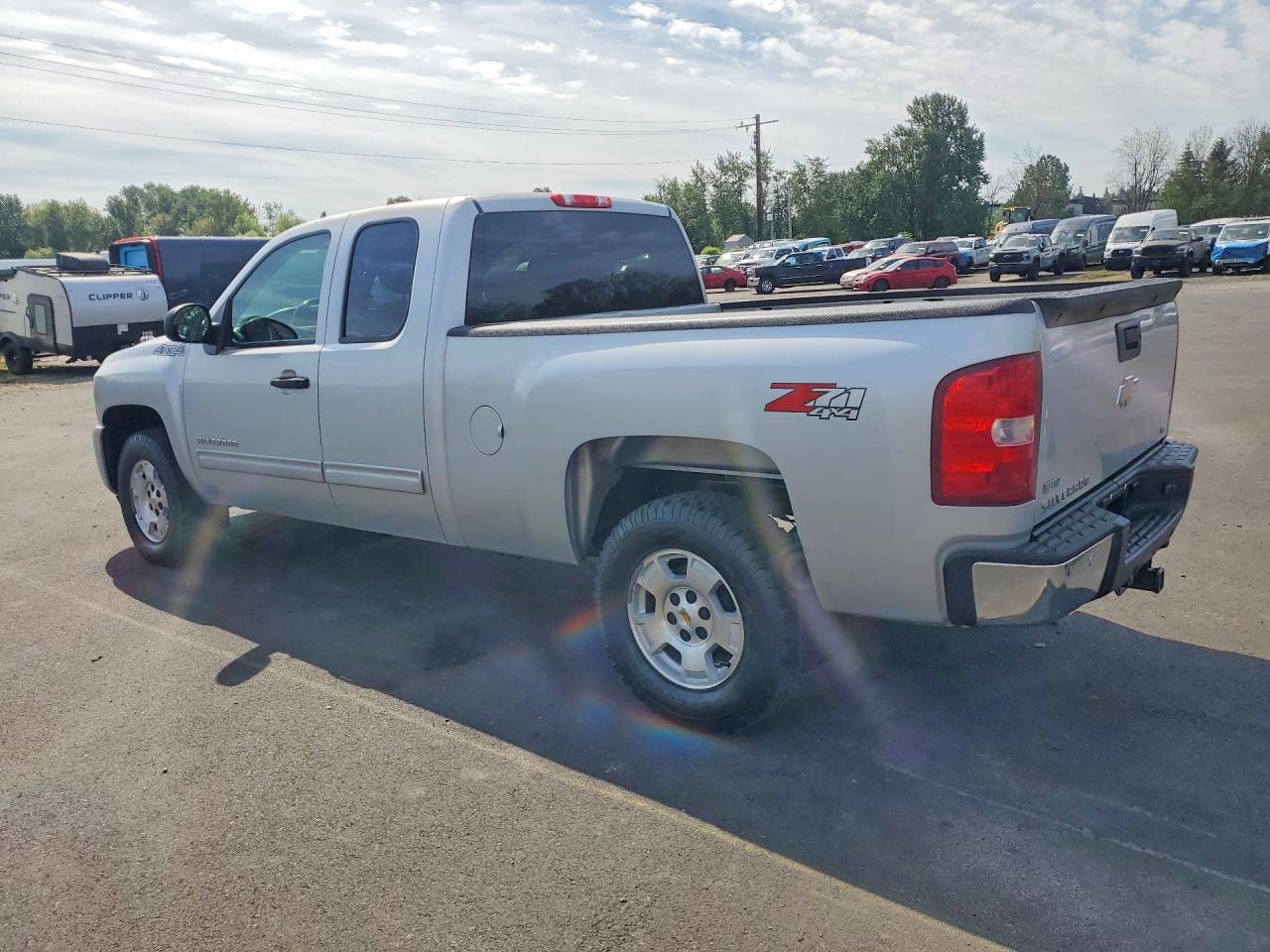 2011 CHEVROLET Silverado VIN 1GCRKSE34BZ161871 photo 2