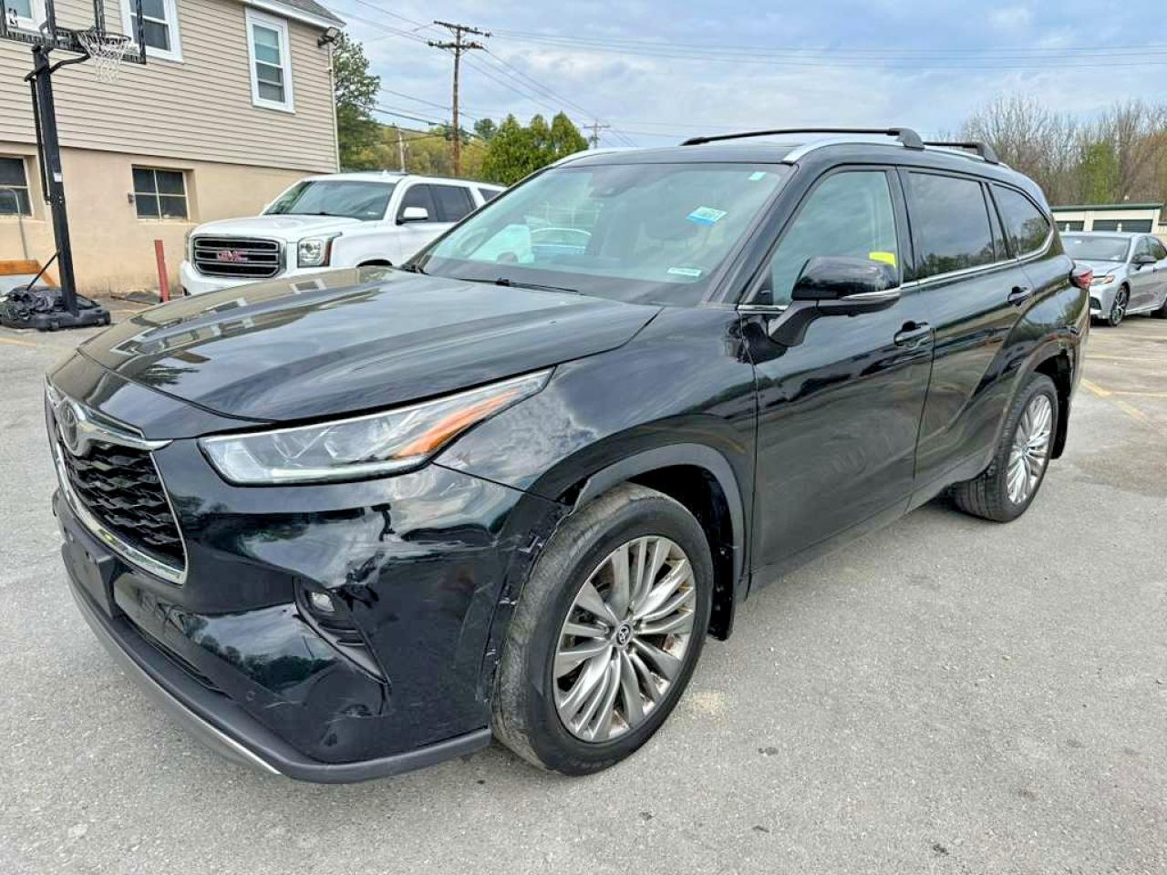 2023 Toyota Highlander VIN 5TDKDRBH8PS035011 photo 1