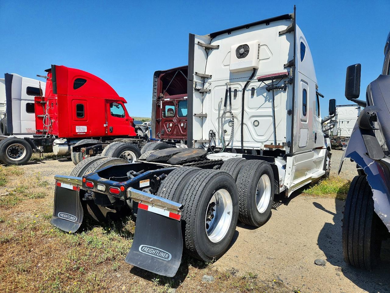 2019 FREIGHTLINER All other VIN 3AKJHHDR0KSKD5481 photo 4