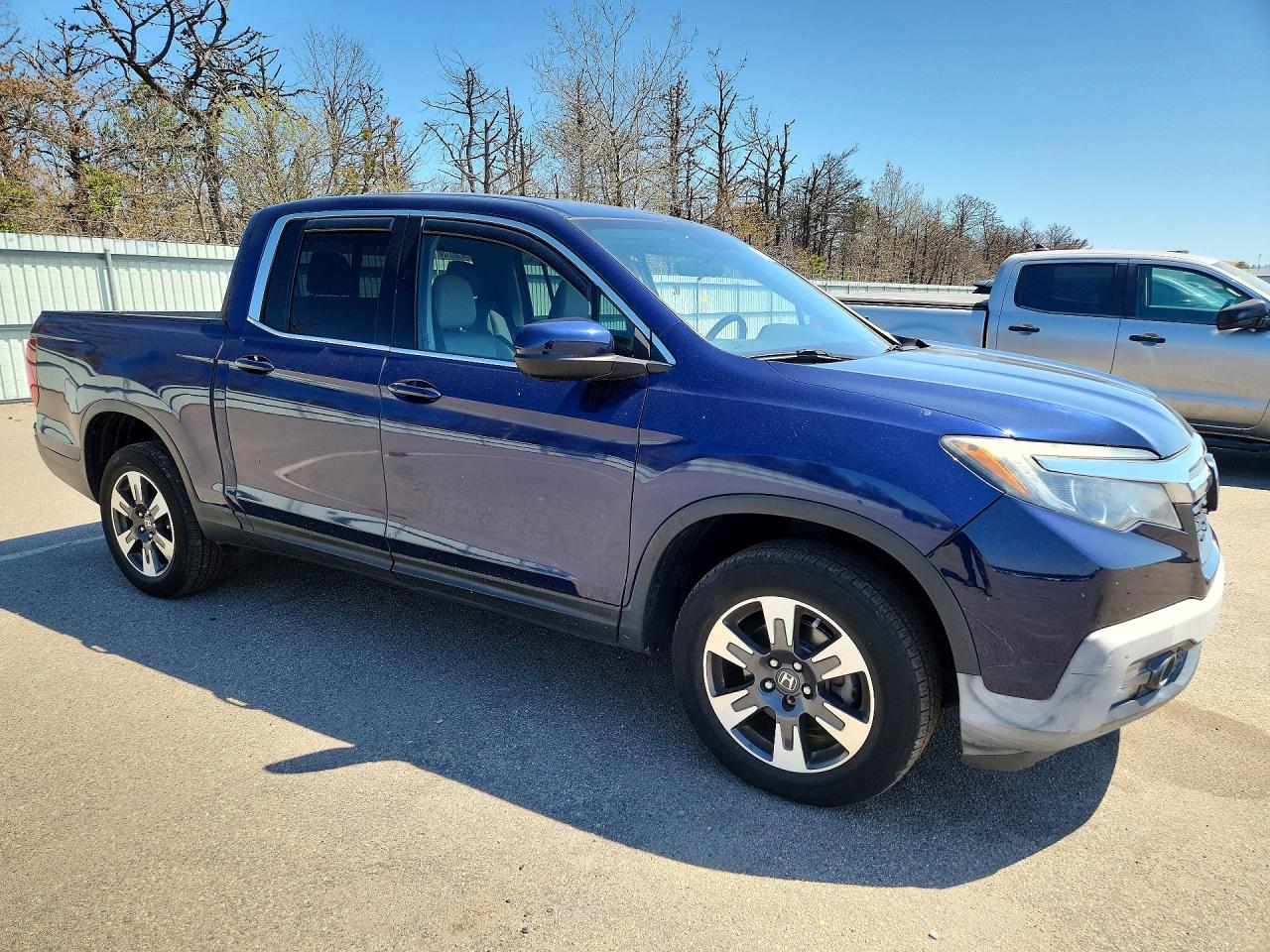 2019 Honda Ridgeline VIN 5FPYK3F57KB040122 photo 4