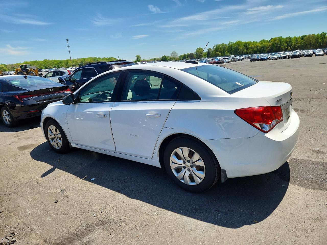 2016 Chevrolet Cruze VIN 1G1PC5SG3G7102352 photo 2