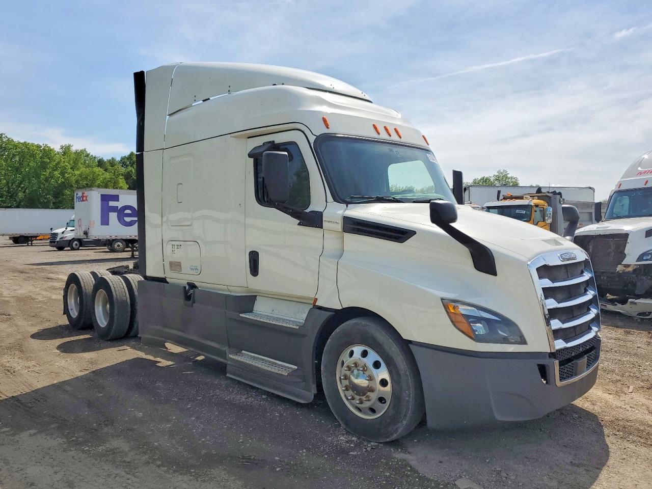 2019 FREIGHTLINER All other VIN 3AKJHHDR0KSKL3041 photo 1