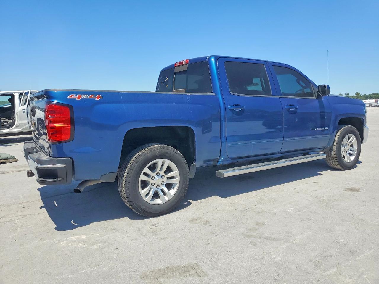 2016 Chevrolet All models VIN 3GCUKREC9GG243766 photo 3