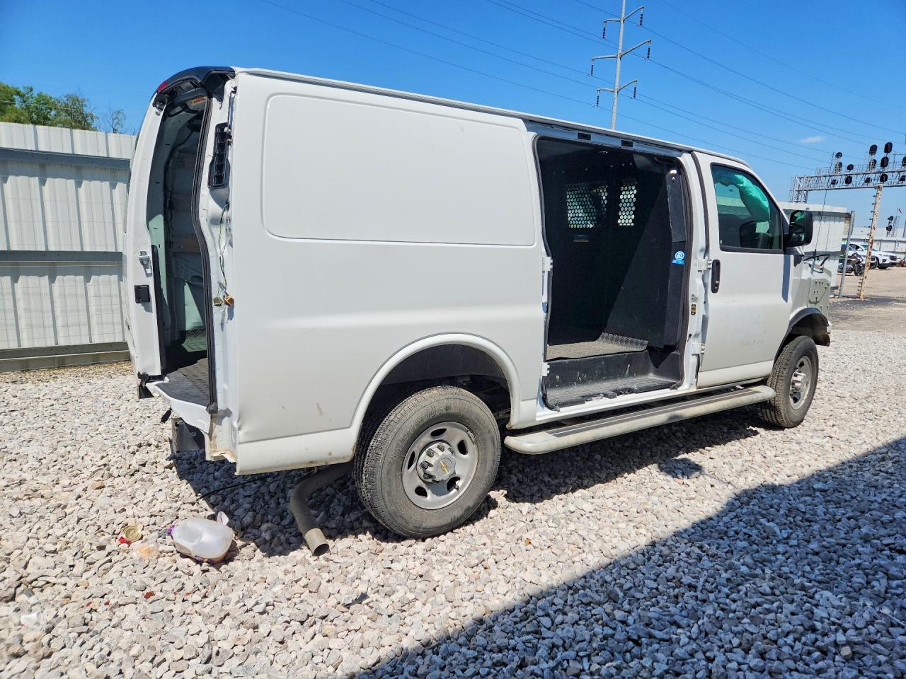 2025 CHEVROLET Express VIN 1GCWGAFP4S1250922 photo 3