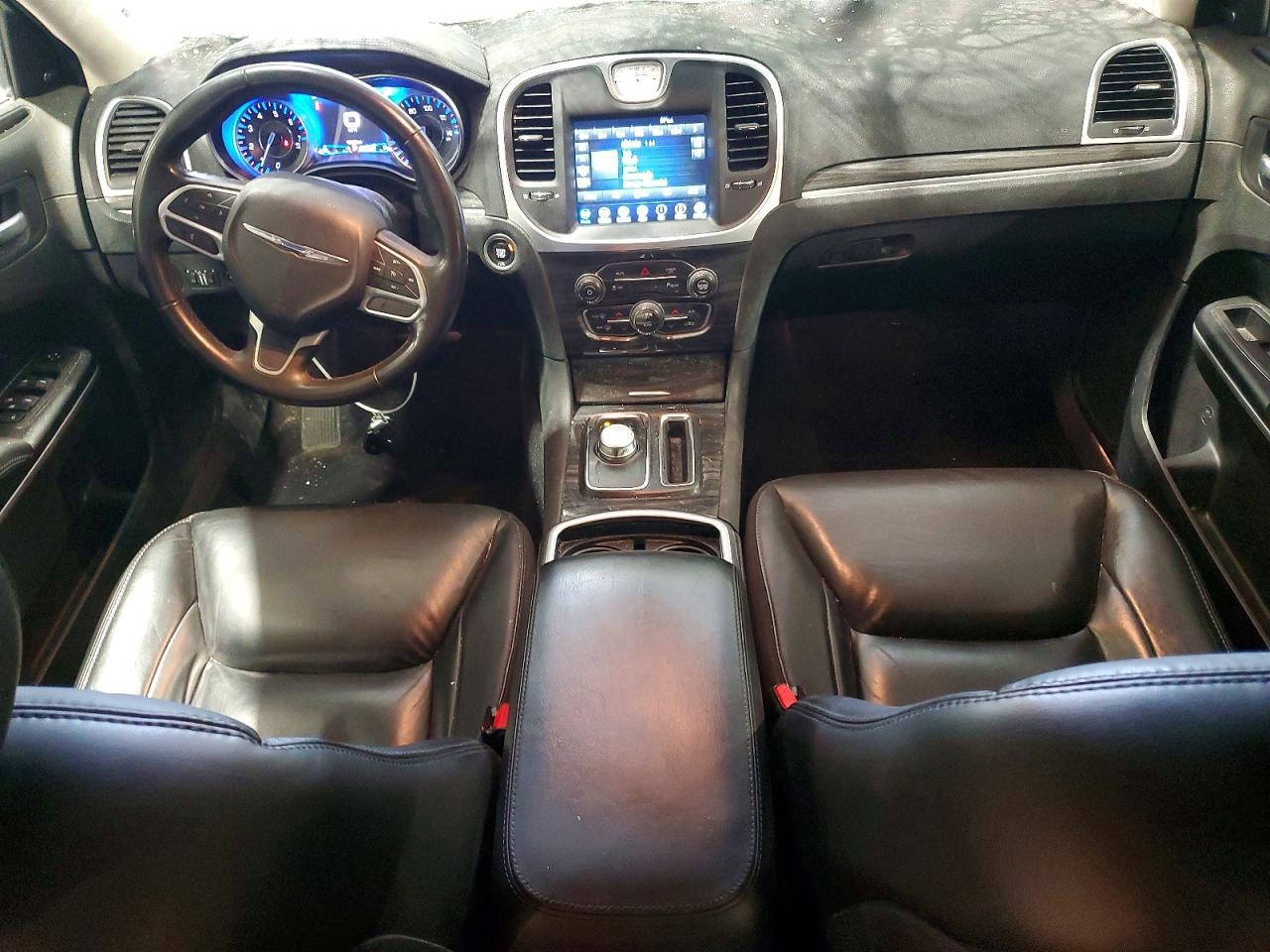 2020 Chrysler 300 VIN 2C3CCARG5LH225660 photo 8