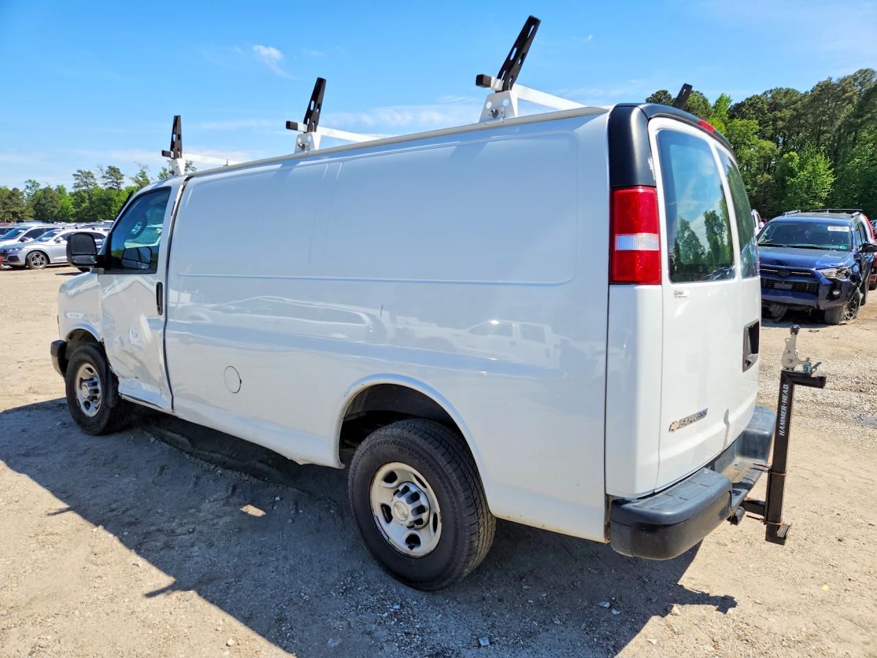 2021 Chevrolet Express 25 VIN 1GCWGAFP5M1249197 photo 2