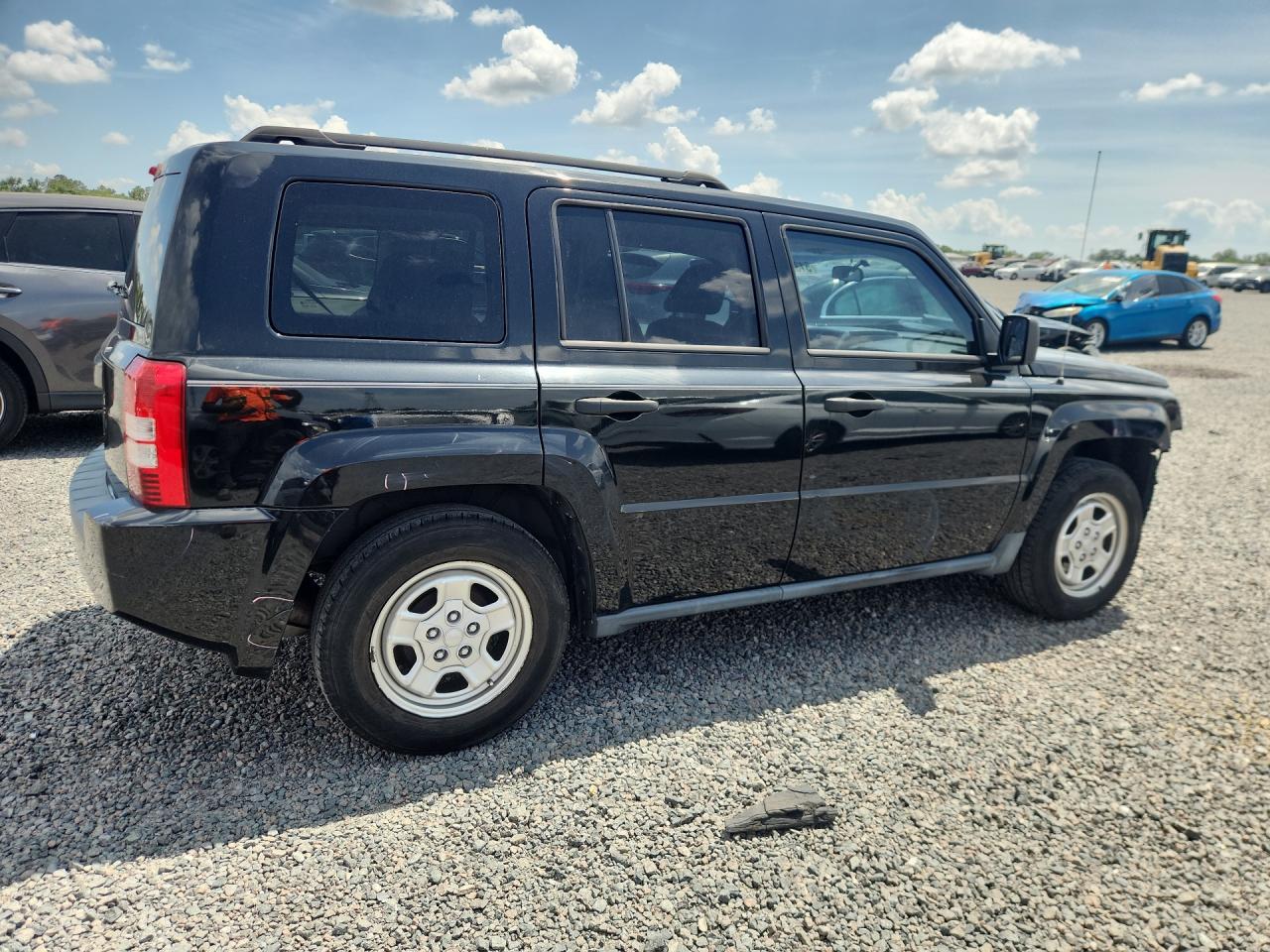 2008 Jeep Patriot VIN 1J8FT28W78D706398 photo 3