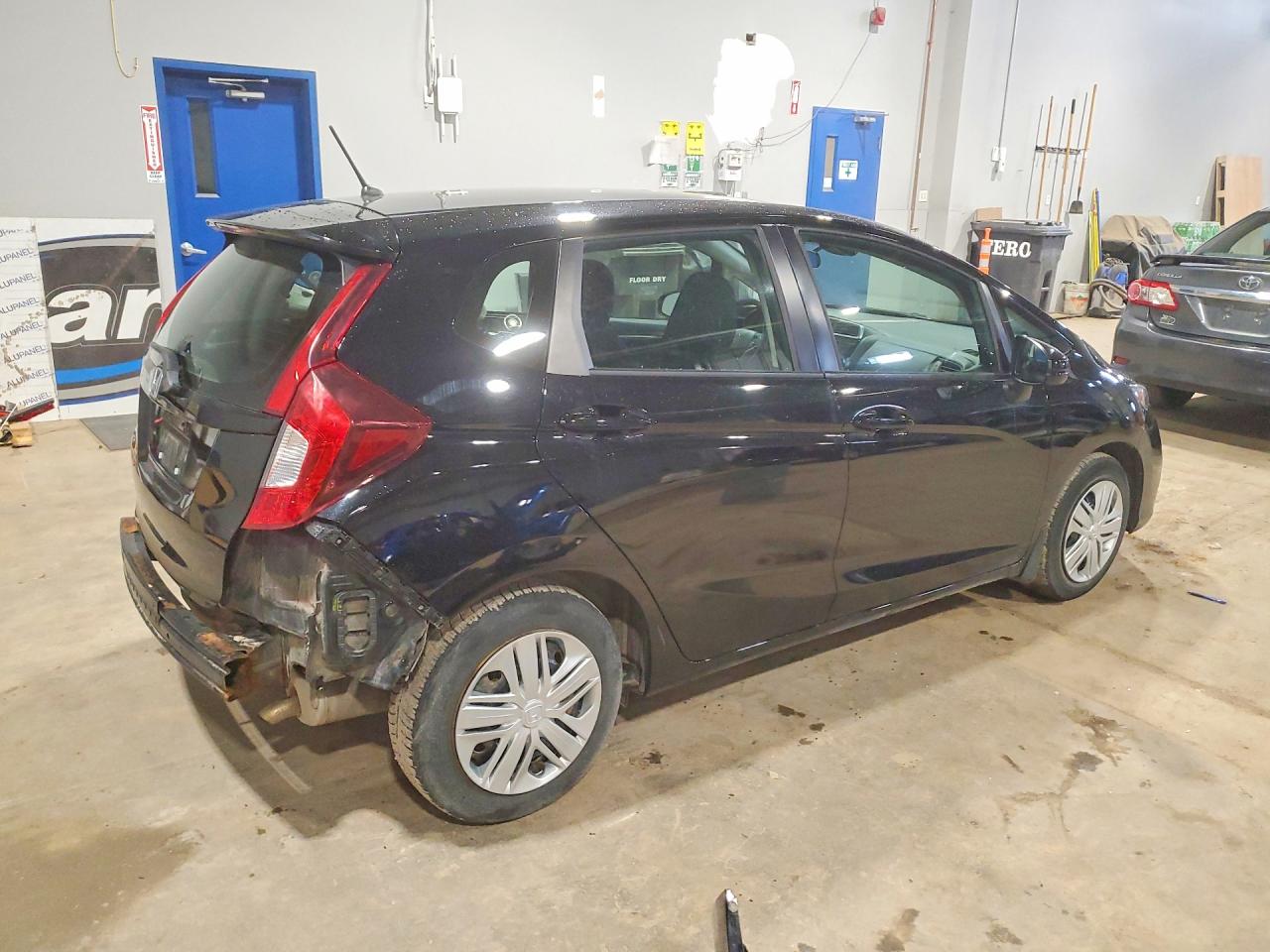2019 Honda Fit VIN 3HGGK5H58KM101990 photo 3