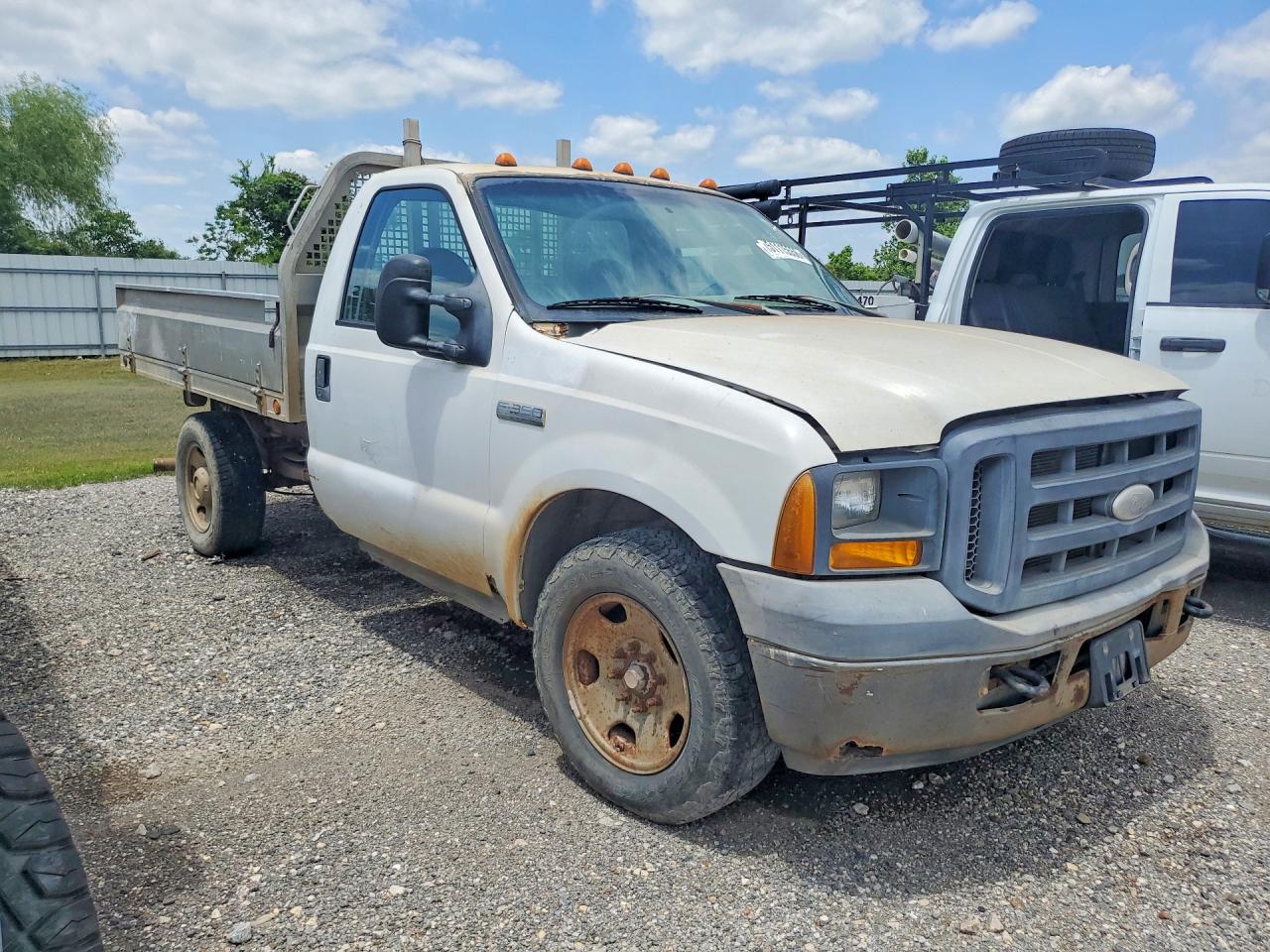 2005 Ford F350 VIN 1FDSF34545ED23553 photo 4