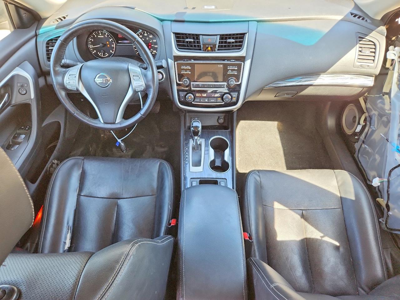 2018 Nissan Altima VIN 1N4AL3AP2JC263976 photo 8