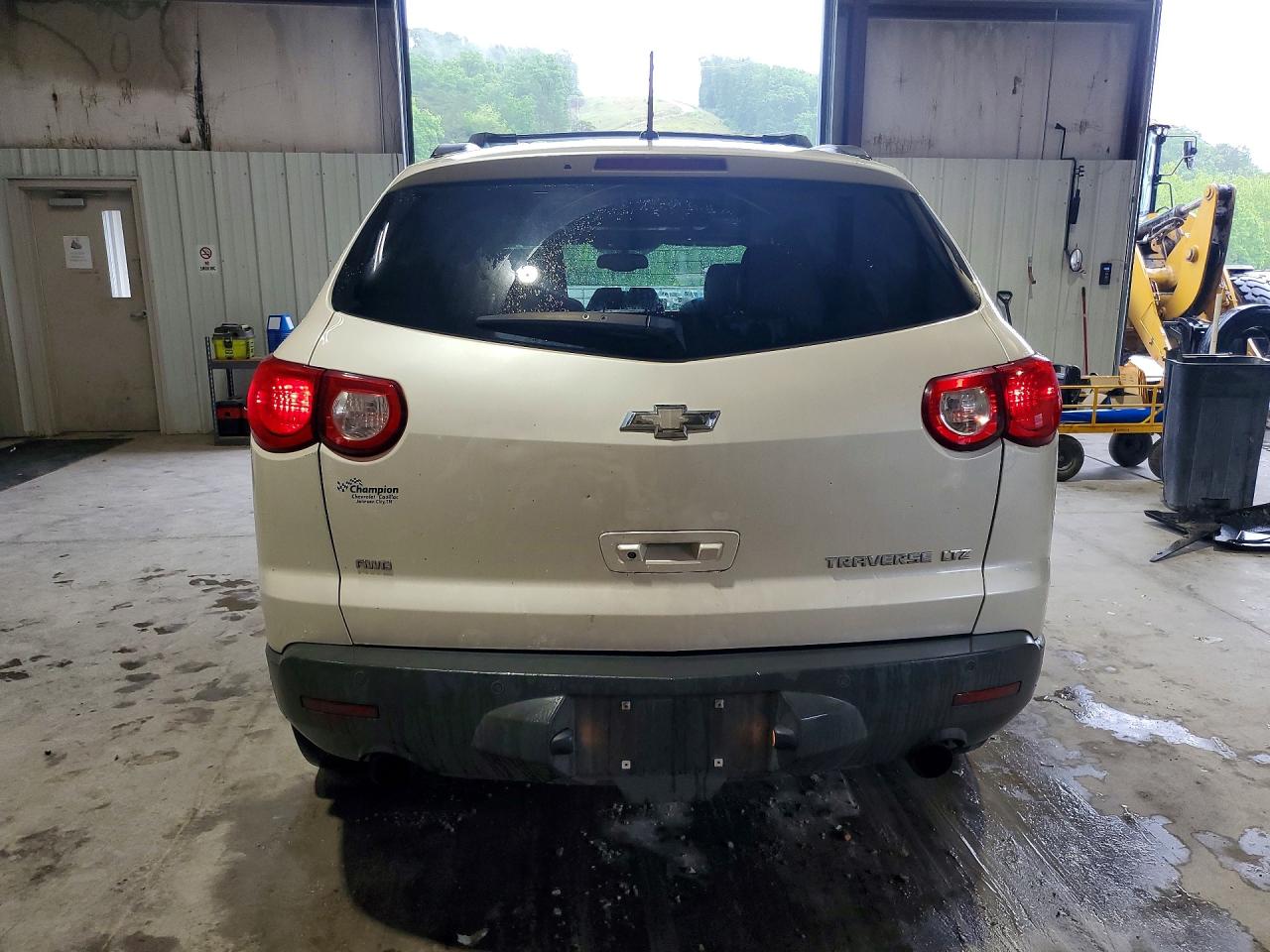2011 Chevrolet Traverse VIN 1GNKVLED3BJ204867 photo 6