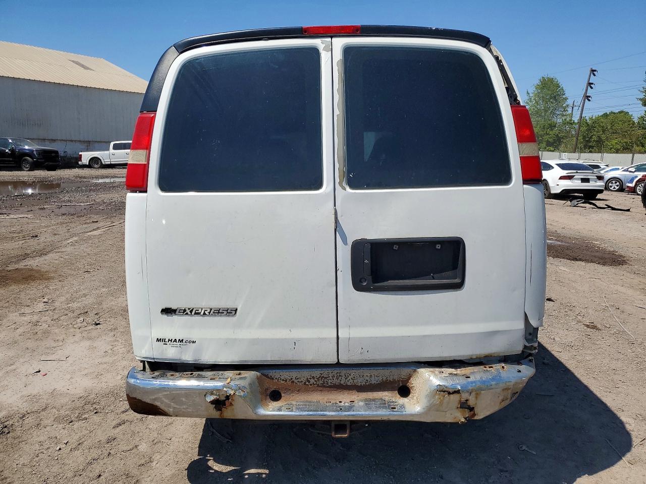 2009 Chevrolet Express VIN 1GCFG15X191103775 photo 6