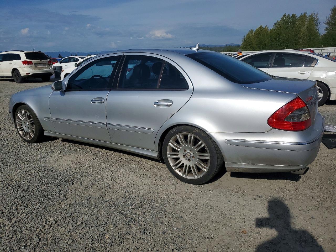 2007 Mercedes-Benz E-class VIN WDBUF56X87B031642 photo 2