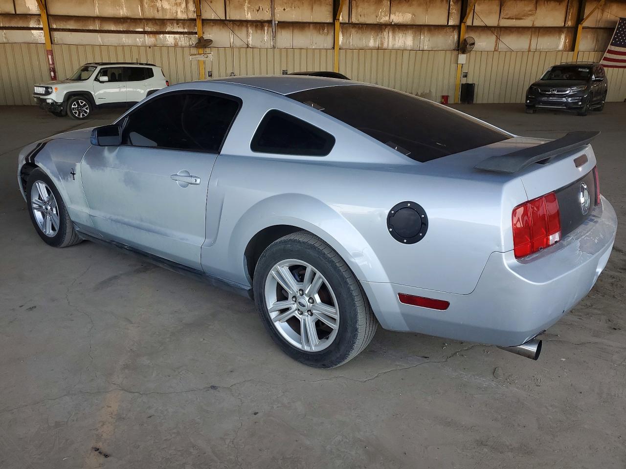 2006 Ford Mustang VIN 1ZVFT80N265236797 photo 2