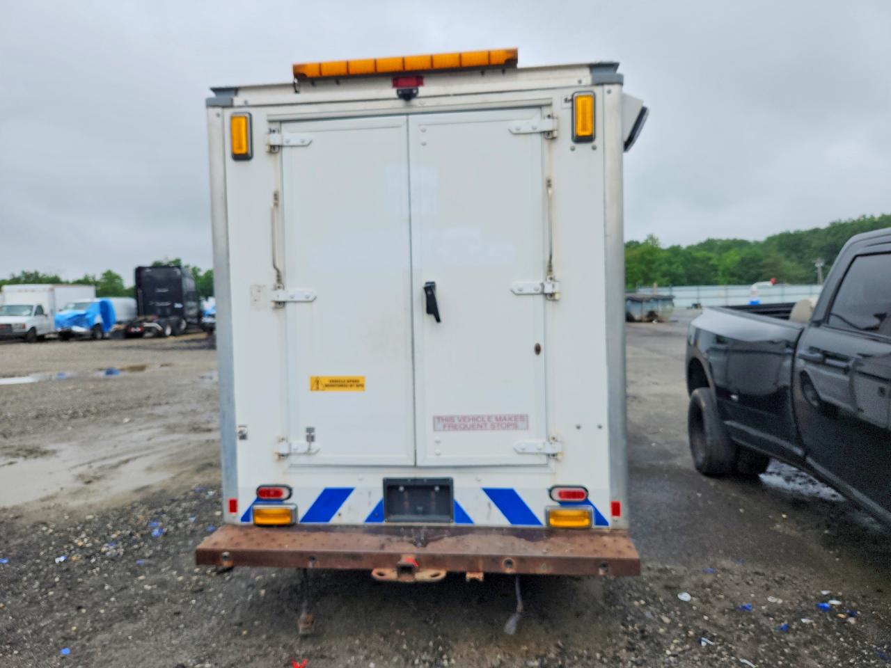 2018 CHEV Express VIN 1GB0GRFG8J1345684 photo 6