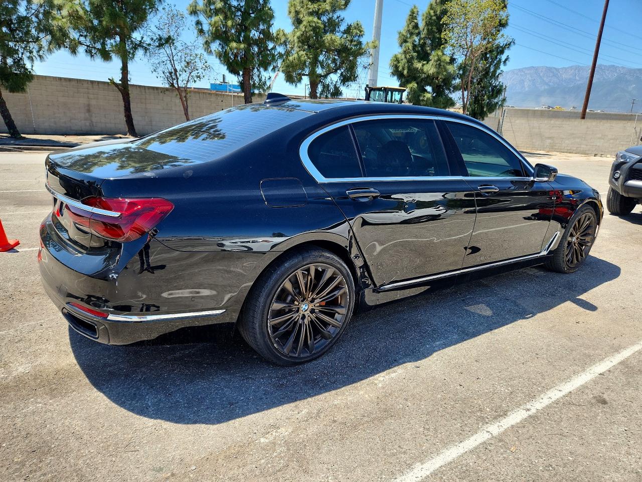 2016 BMW 7 series VIN WBA7F0C59GGM20875 photo 3