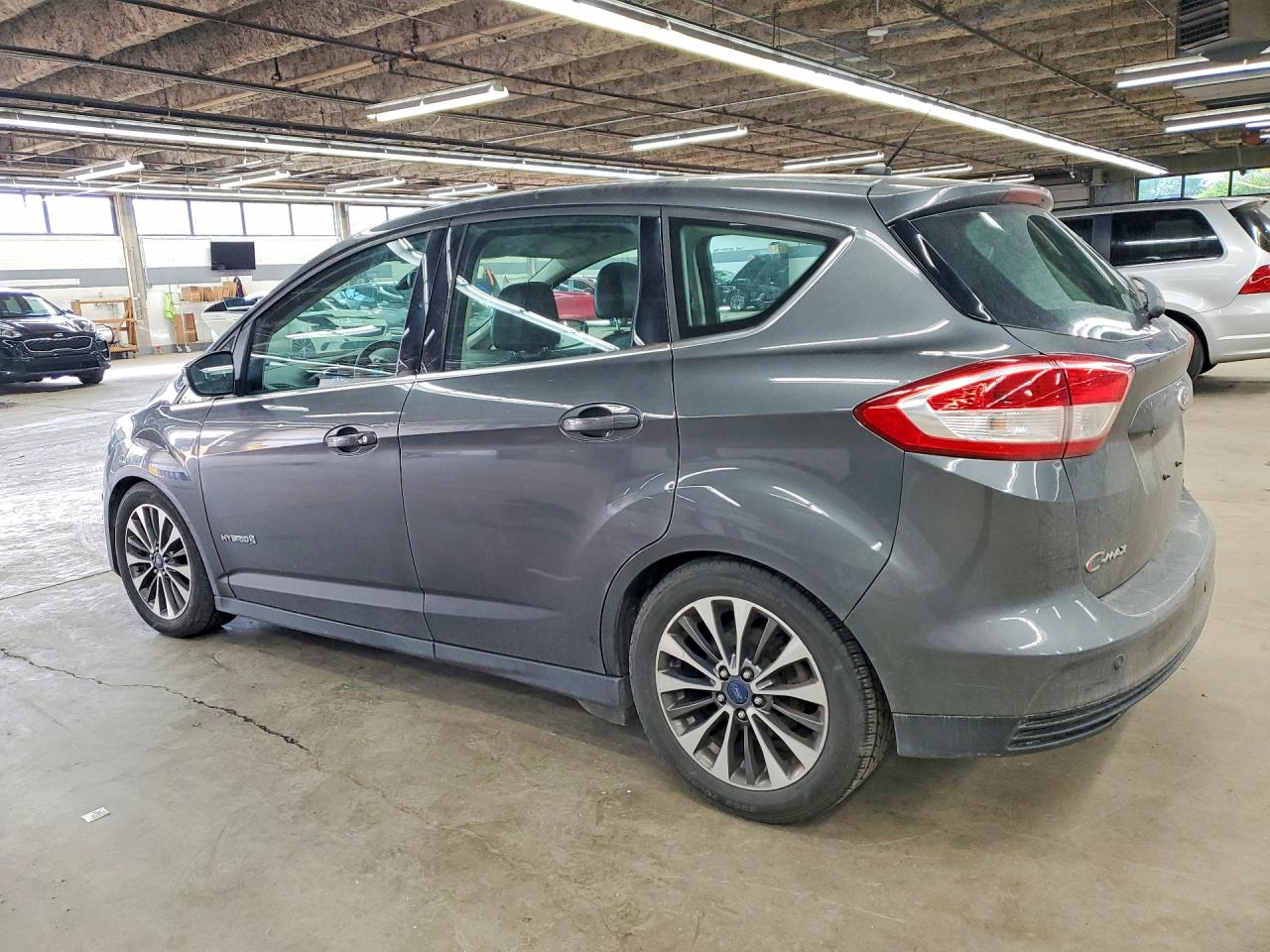 2017 Ford Cmax VIN 1FADP5DU2HL102505 photo 2