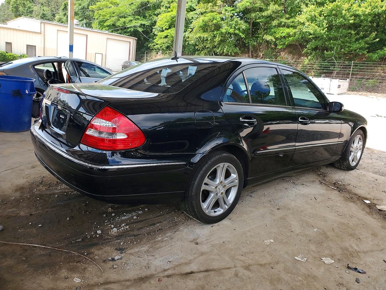 2004 Mercedes-Benz E-class VIN WDBUF70JX4A445717 photo 3
