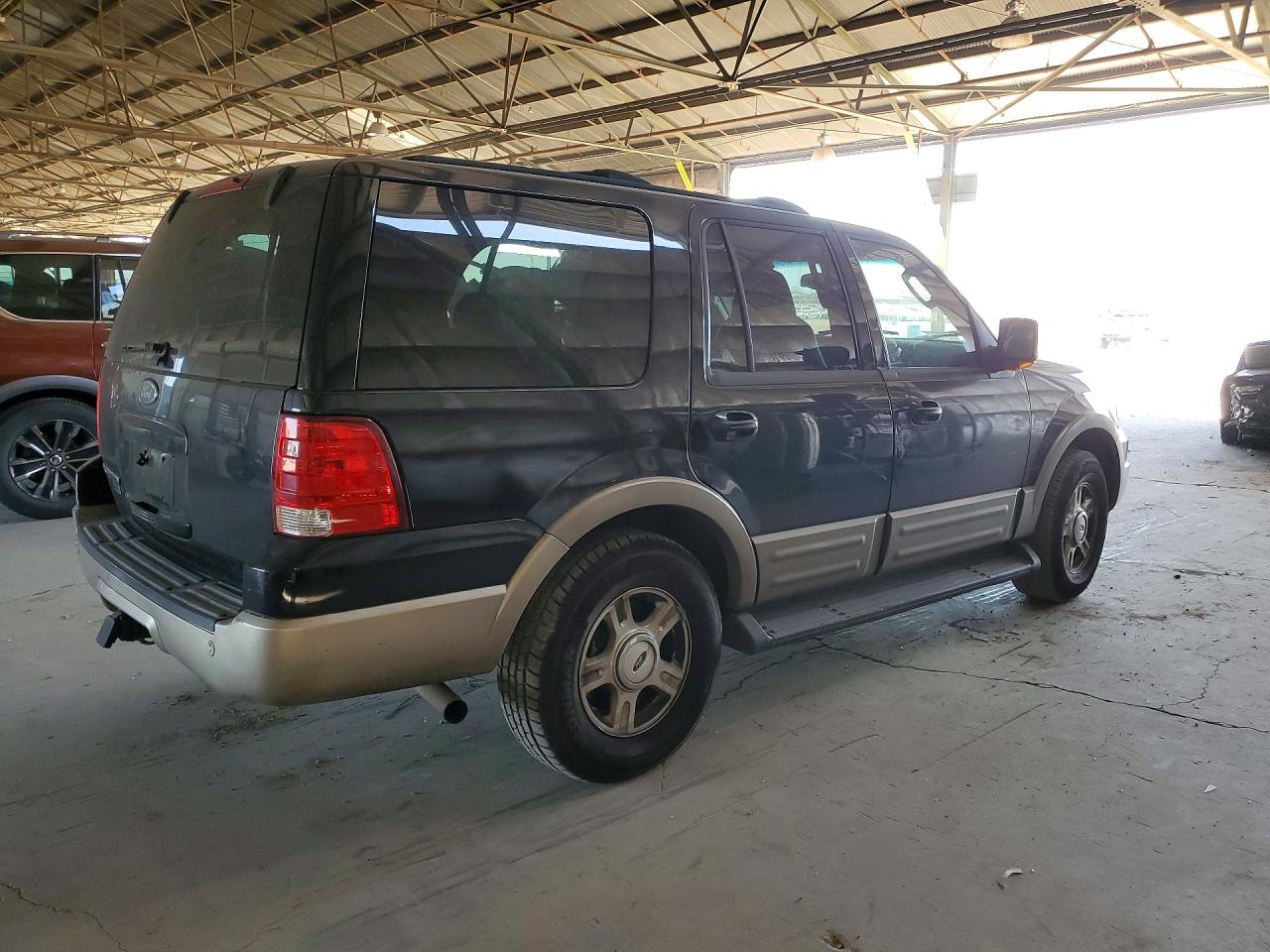 2003 FORD Expedition VIN 1FMFU17L93LA76948 photo 3