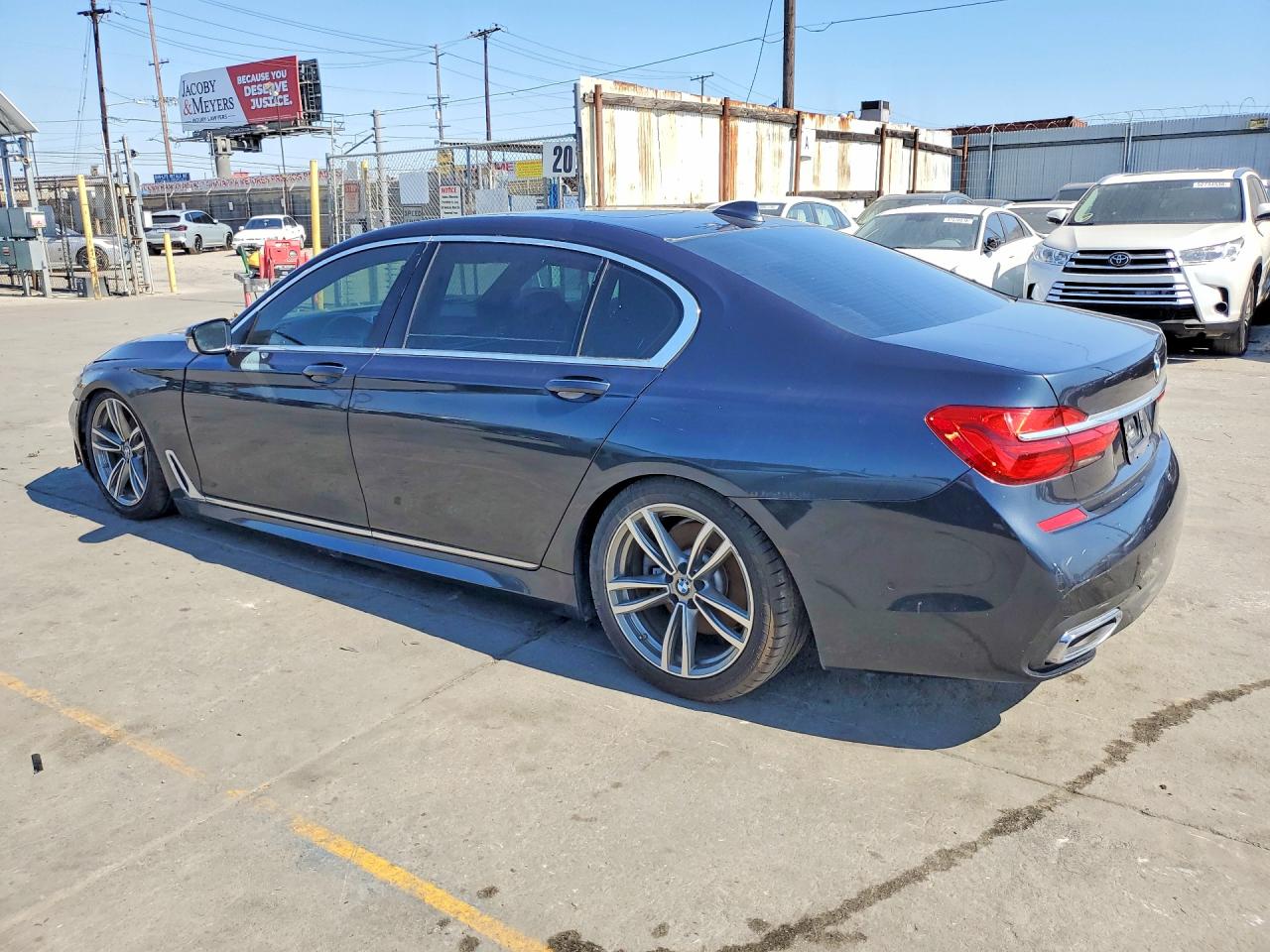 2019 BMW 7 series VIN WBA7E4C51KGV28667 photo 2