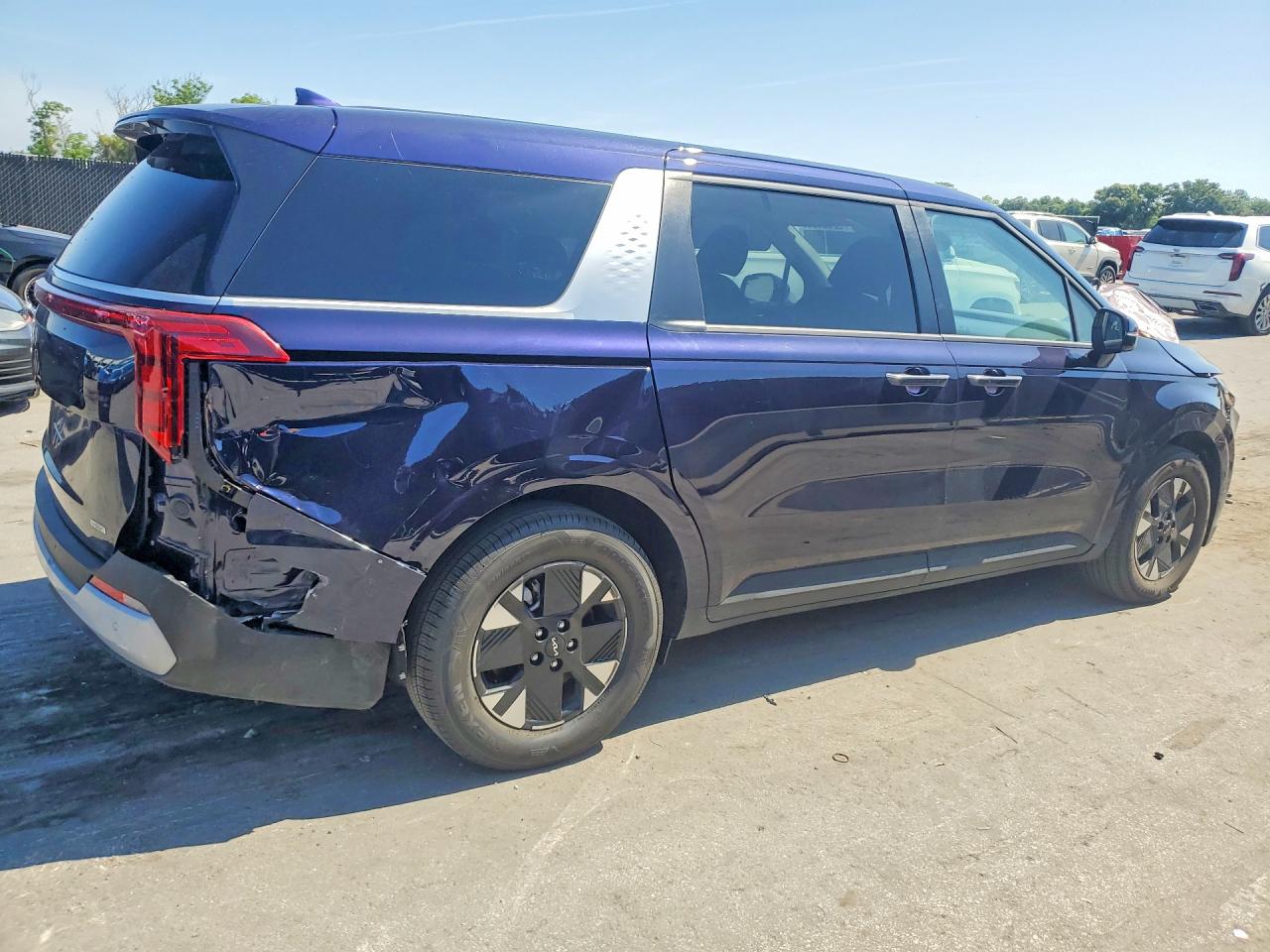 2026 Kia All other VIN KNDNB5KA6T6130837 photo 3