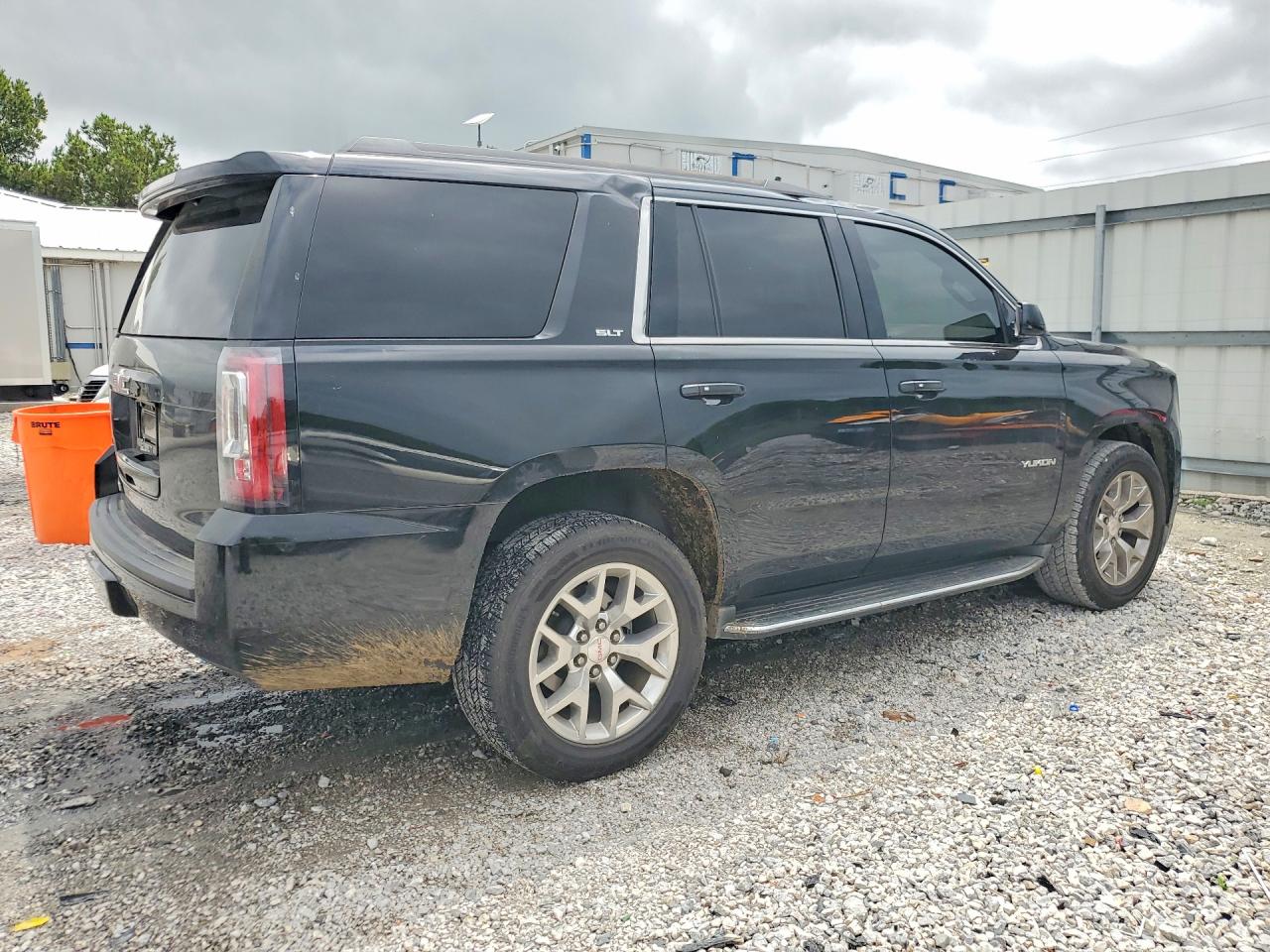 2016 GMC Yukon VIN 1GKS2BKC5GR417002 photo 3