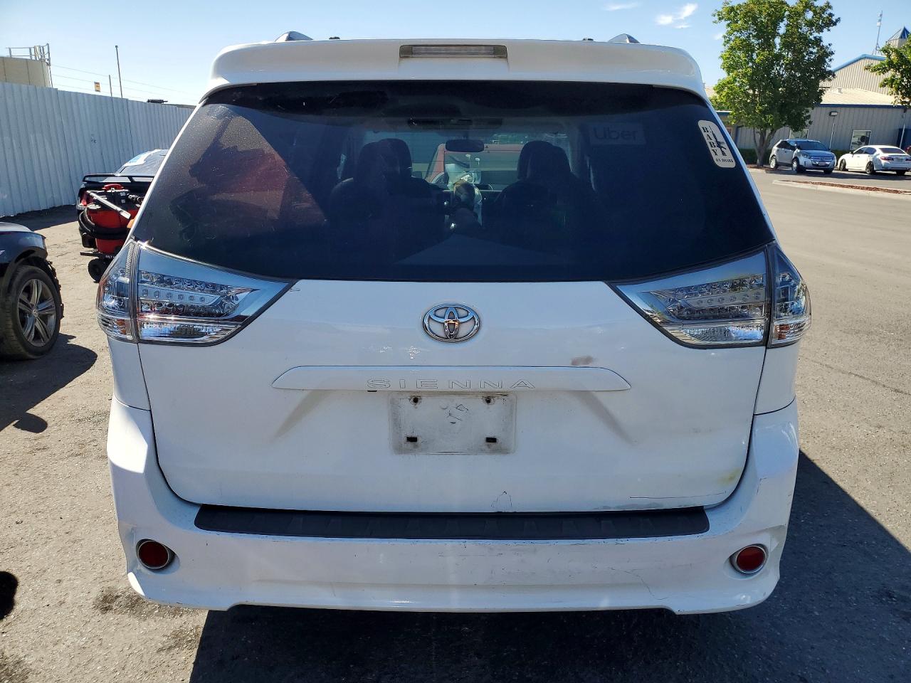 2013 Toyota Sienna VIN 5TDXK3DC8DS398348 photo 6