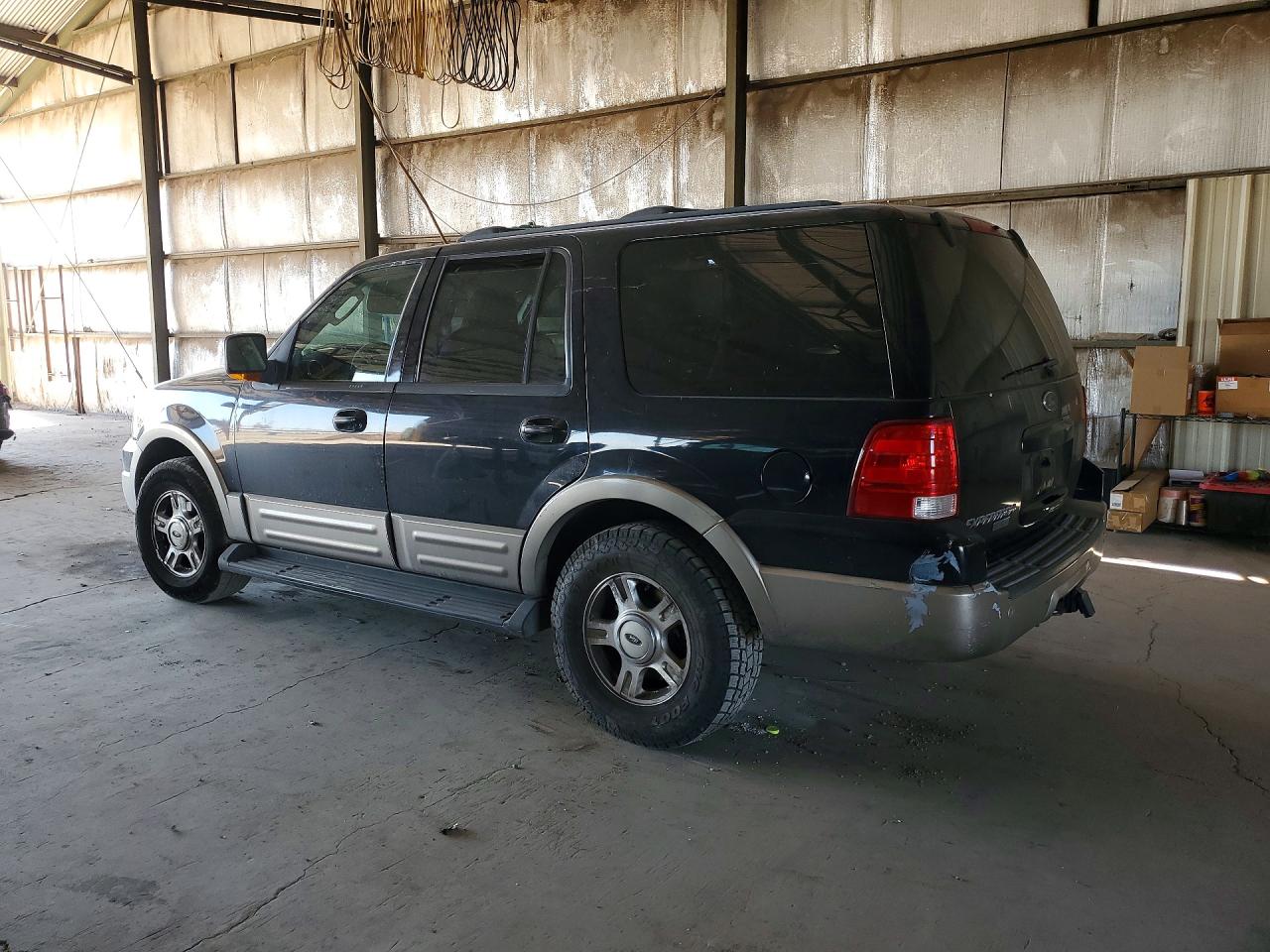 2003 FORD Expedition VIN 1FMFU17L93LA76948 photo 2
