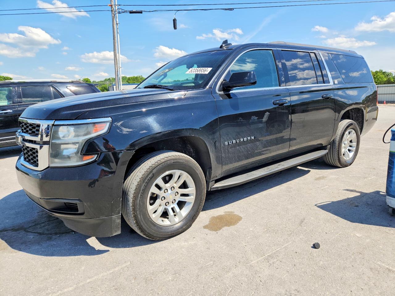 2020 Chev Suburban VIN 1GNSCHKC1LR301602 photo 1