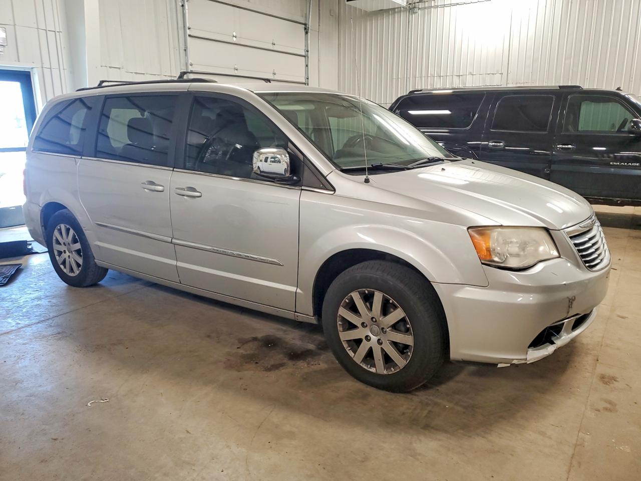 2011 Chrysler Minivan VIN 2A4RR8DG1BR614030 photo 4