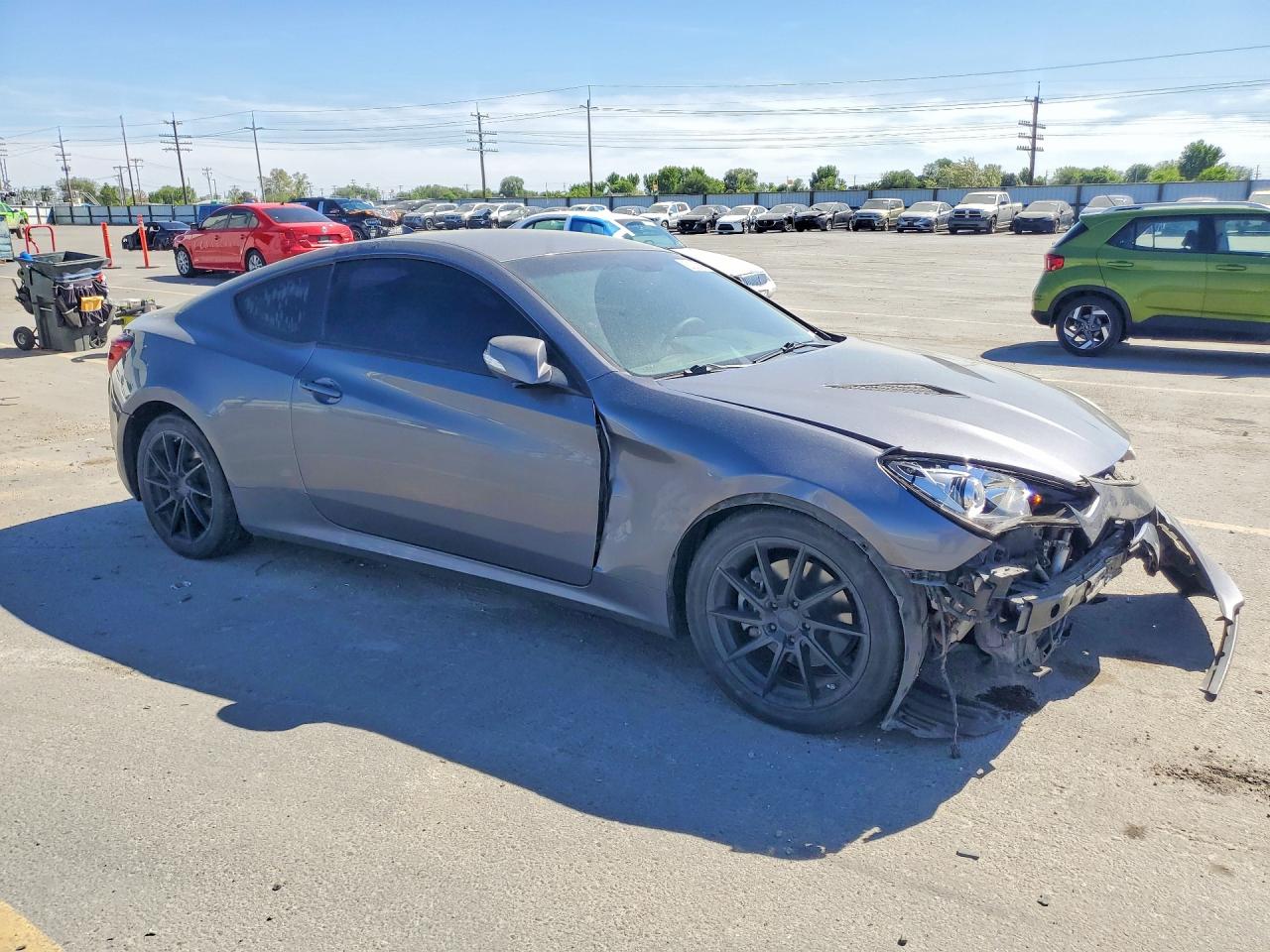 2016 Hyundai Genesis VIN KMHHT6KJ1GU131620 photo 4