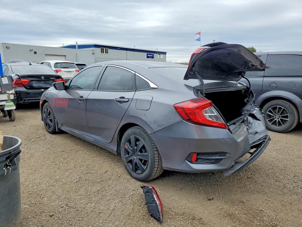 2017 Honda Civic VIN 2HGFC2F51HH015390 photo 2