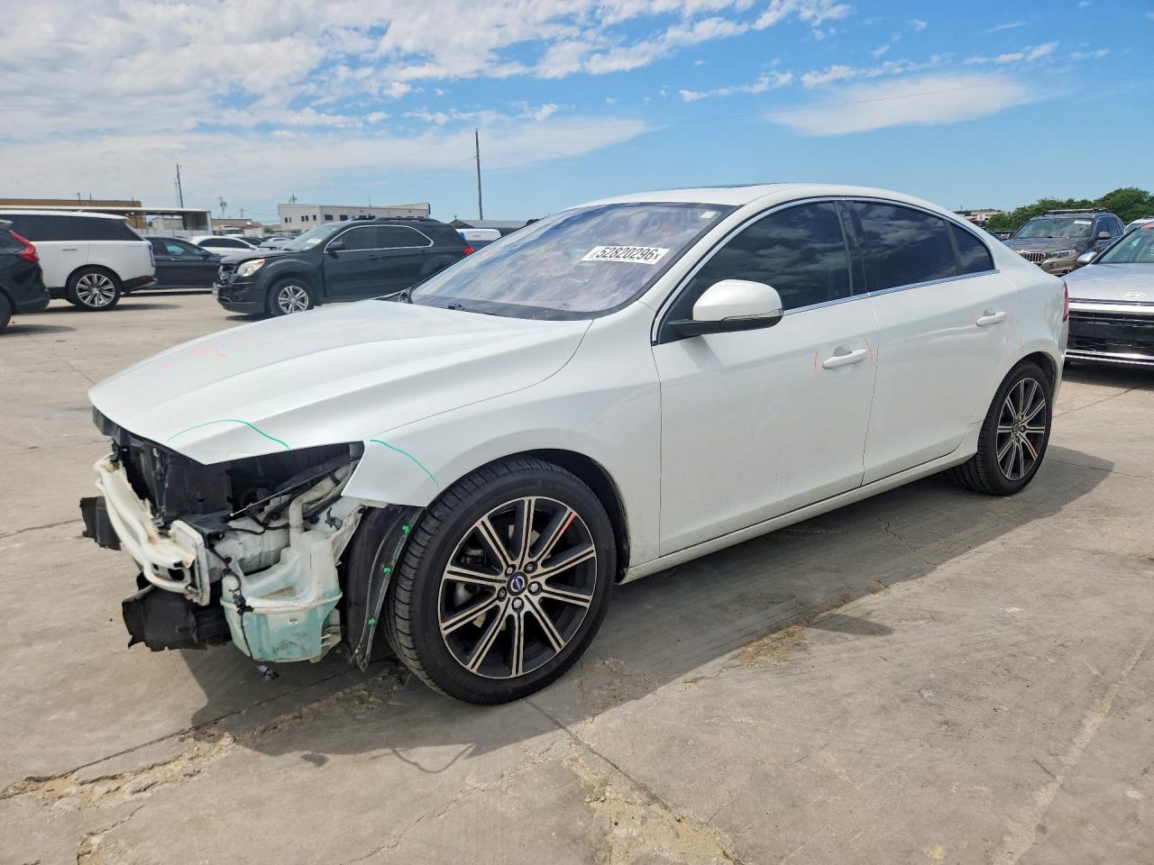 2016 Volvo S60 VIN LYV402FK2GB100572 photo 1