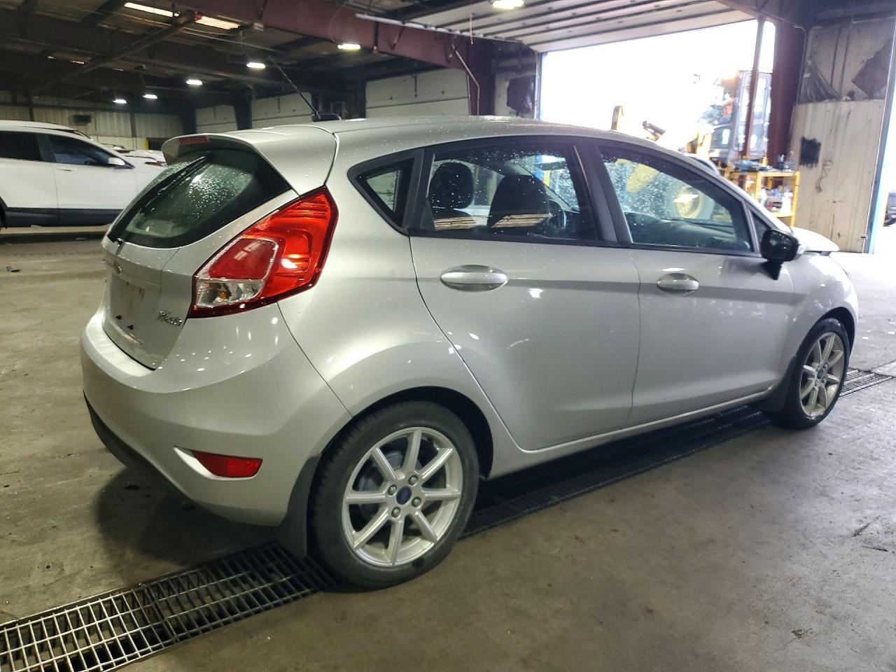 2015 Ford Fiesta VIN 3FADP4EJ4FM167446 photo 3