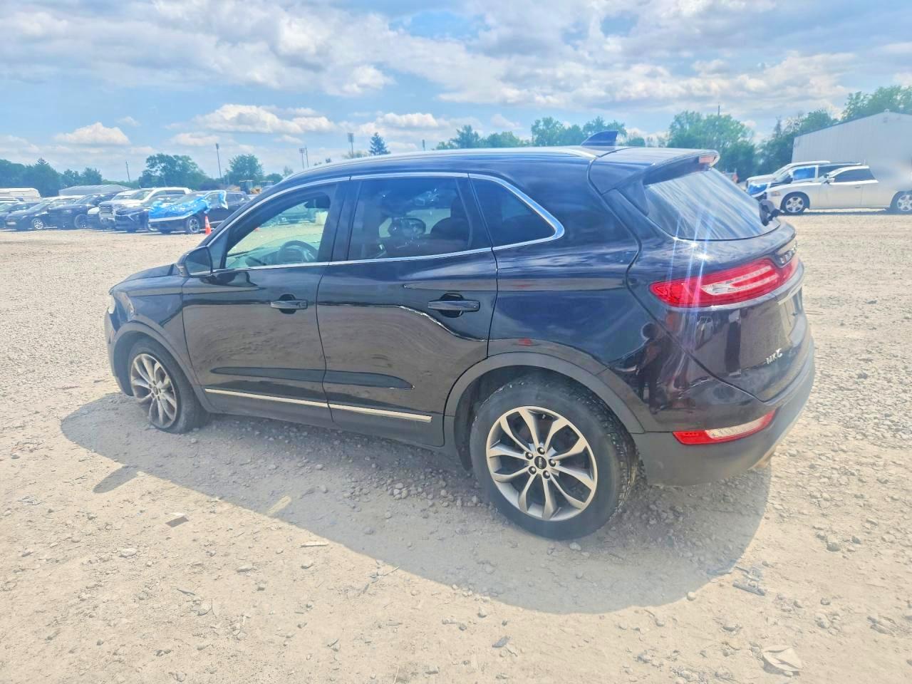 2019 Lincoln Mkc VIN 5LMCJ2C9XKUL12587 photo 2