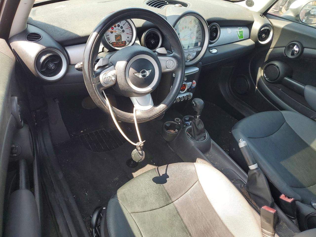 2008 Mini Cooper VIN WMWMF33578TT67963 photo 8